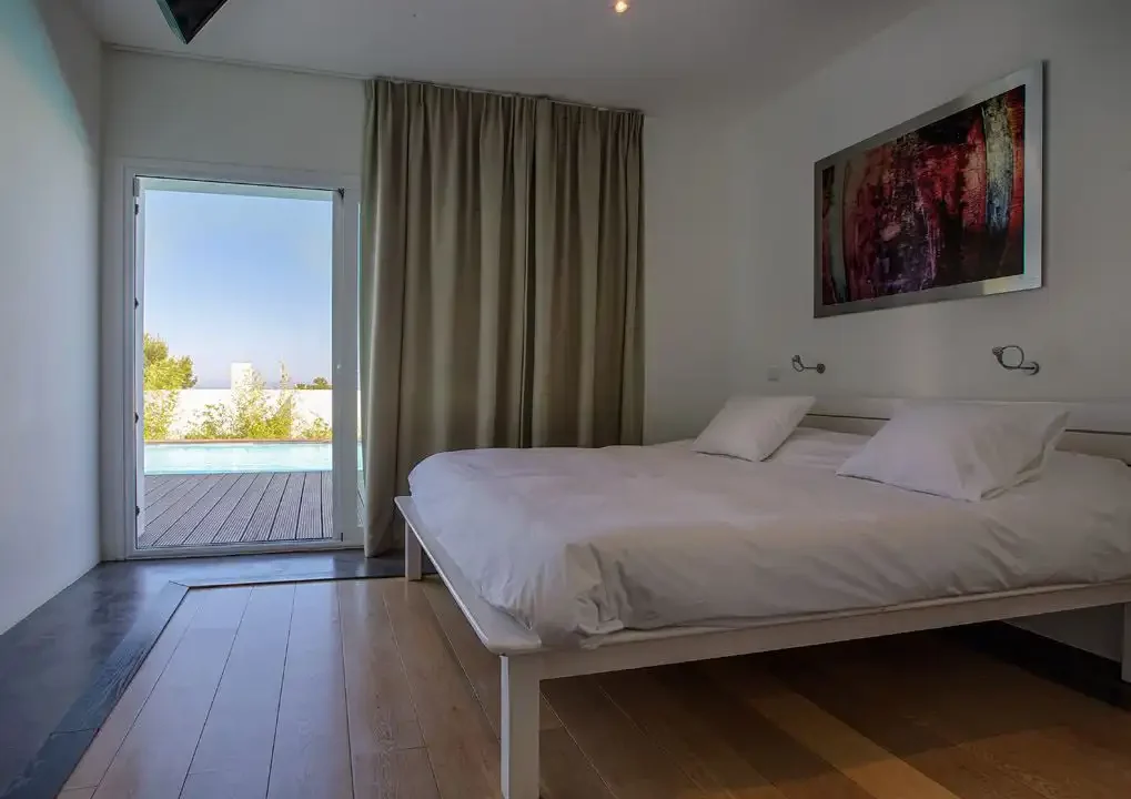 Exquisite-Luxury-Villa-with-Panoramic-Sea-Views-and-Rental-License-in-Cala-Moli-22