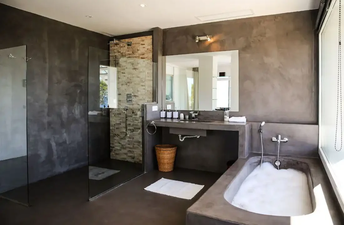 Exquisite-Luxury-Villa-with-Panoramic-Sea-Views-and-Rental-License-in-Cala-Moli-38