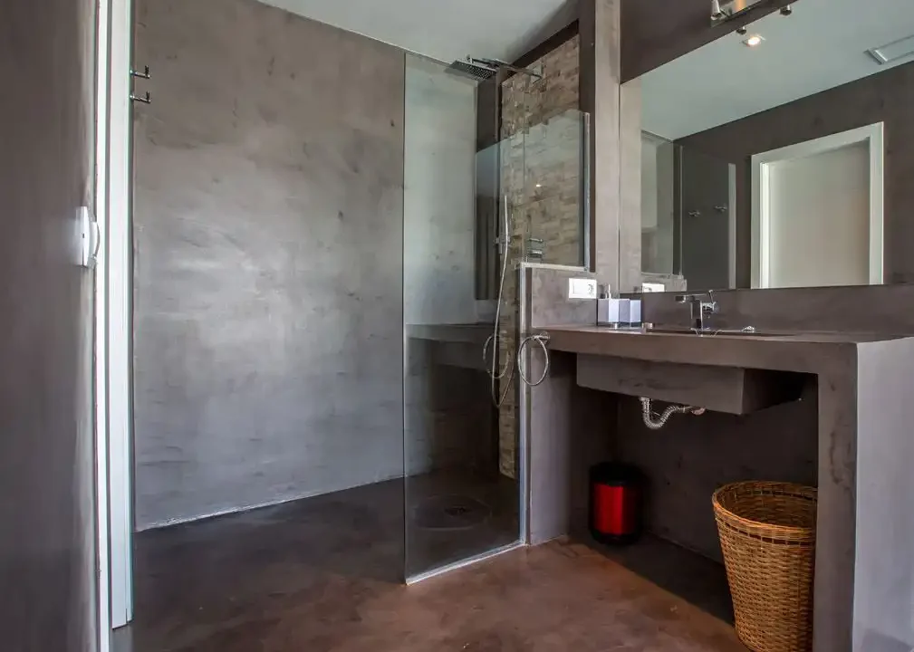 Exquisite-Luxury-Villa-with-Panoramic-Sea-Views-and-Rental-License-in-Cala-Moli-42