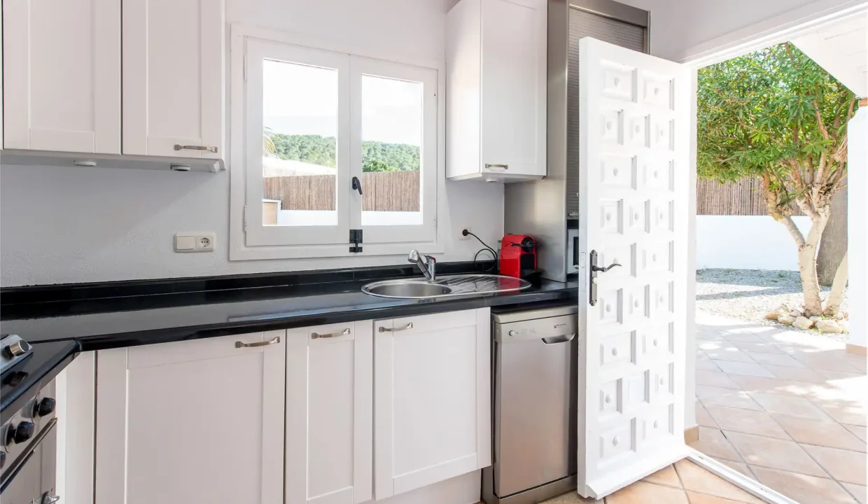 beautiful-house-in-salinas-for-sale-23