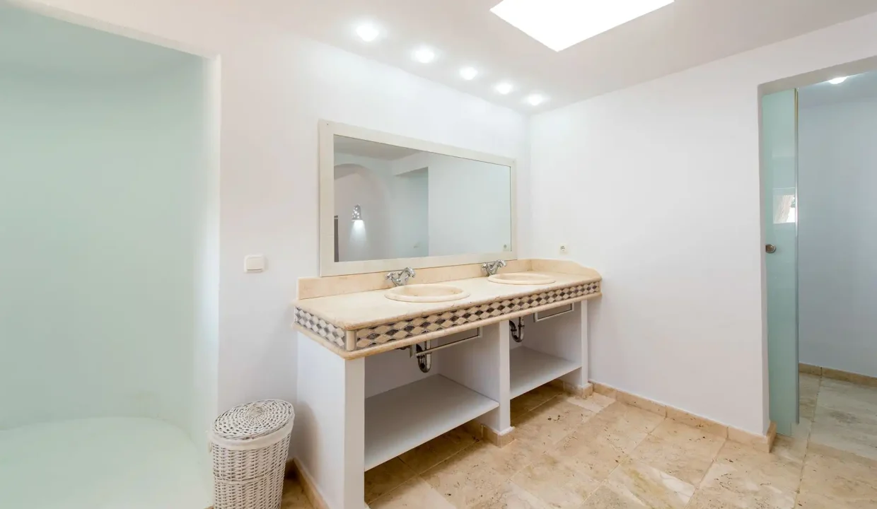 beautiful-house-in-salinas-for-sale-29