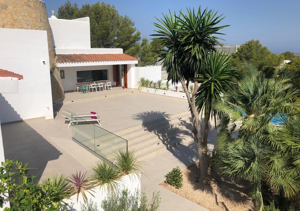 cw-ibiza-160287055775148renovated-finca-with-modern-finishings-located-in-cala-moli-with-fantastic-sea-views_(3)
