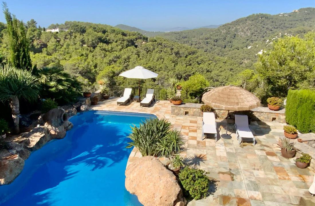 cw-ibiza-162902247285703villa-in-the-prestigious-gated-community-of-roca-llisa-with-breathtaking-views-of-the-hills_(3)