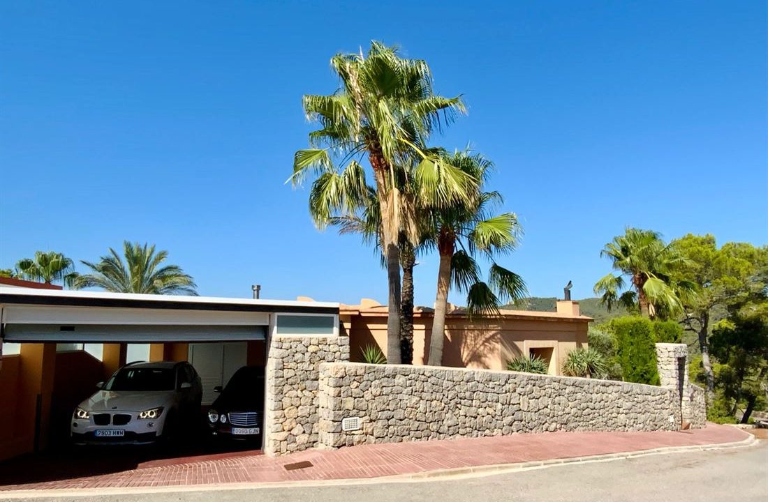 cw-ibiza-162902248185709villa-in-the-prestigious-gated-community-of-roca-llisa-with-breathtaking-views-of-the-hills_(9)