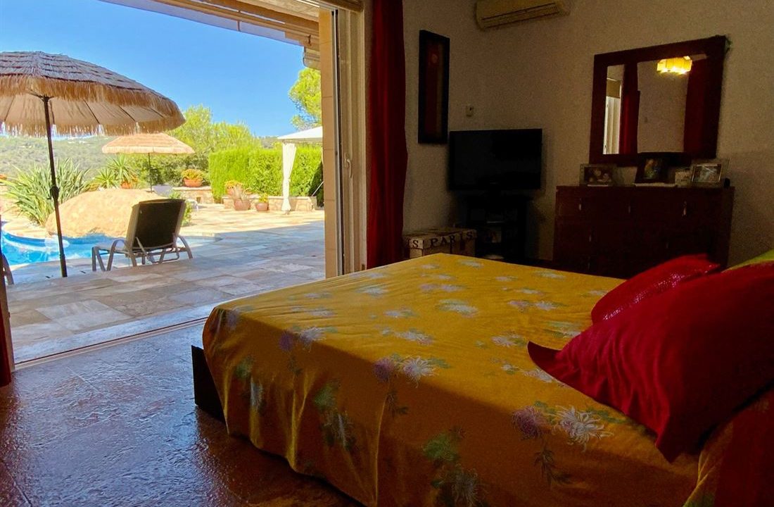 cw-ibiza-162902248185712villa-in-the-prestigious-gated-community-of-roca-llisa-with-breathtaking-views-of-the-hills_(12)