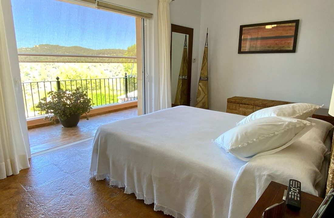 cw-ibiza-162902248185714villa-in-the-prestigious-gated-community-of-roca-llisa-with-breathtaking-views-of-the-hills_(14)