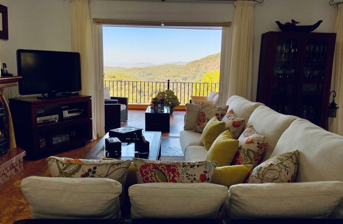 cw-ibiza-162902248885717villa-in-the-prestigious-gated-community-of-roca-llisa-with-breathtaking-views-of-the-hills_(17)