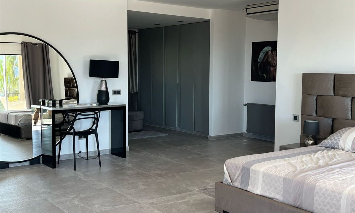 cw-ibiza-1706787902111293villa-in-can-furnet-with-amazing-views-to-ibiza-town_(8)