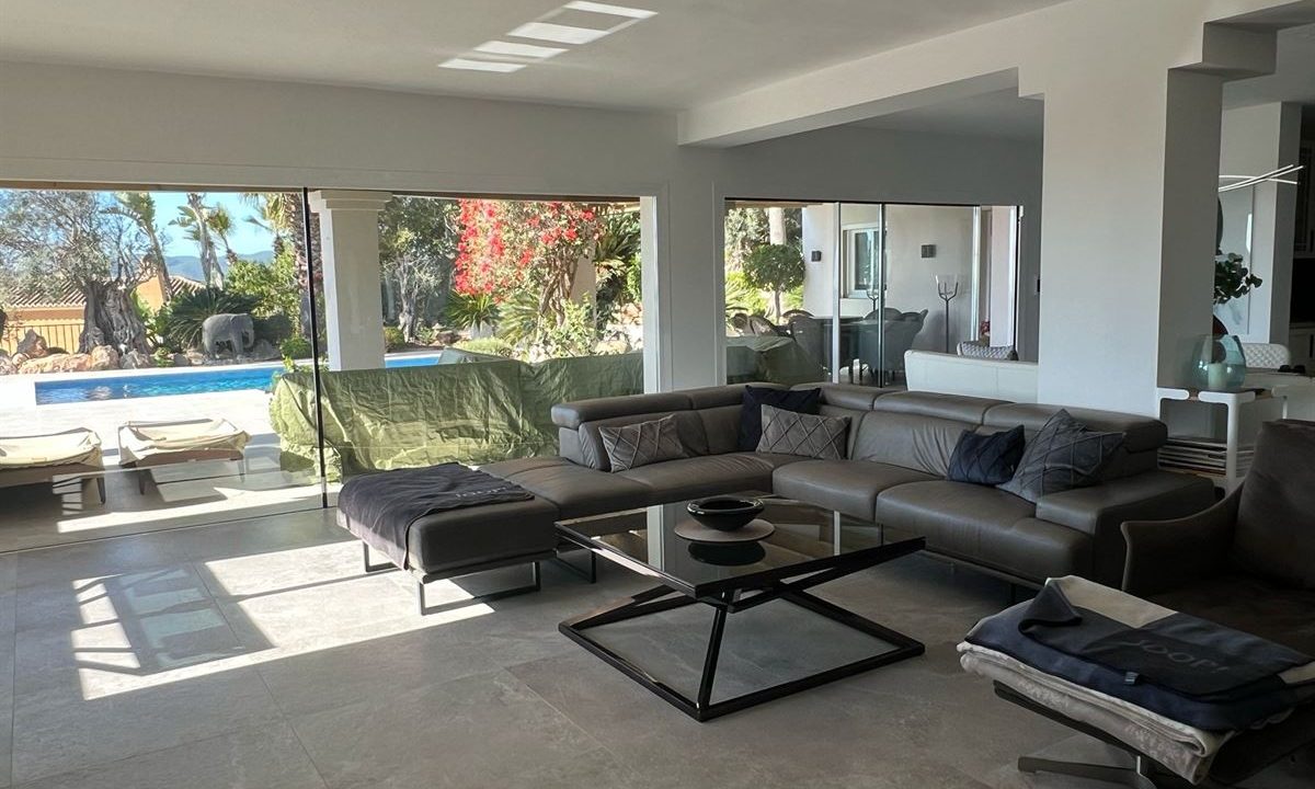 cw-ibiza-1706787903111295villa-in-can-furnet-with-amazing-views-to-ibiza-town_(10)