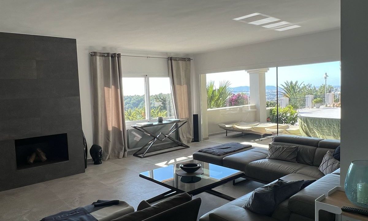 cw-ibiza-1706787912111307villa-in-can-furnet-with-amazing-views-to-ibiza-town_(22)