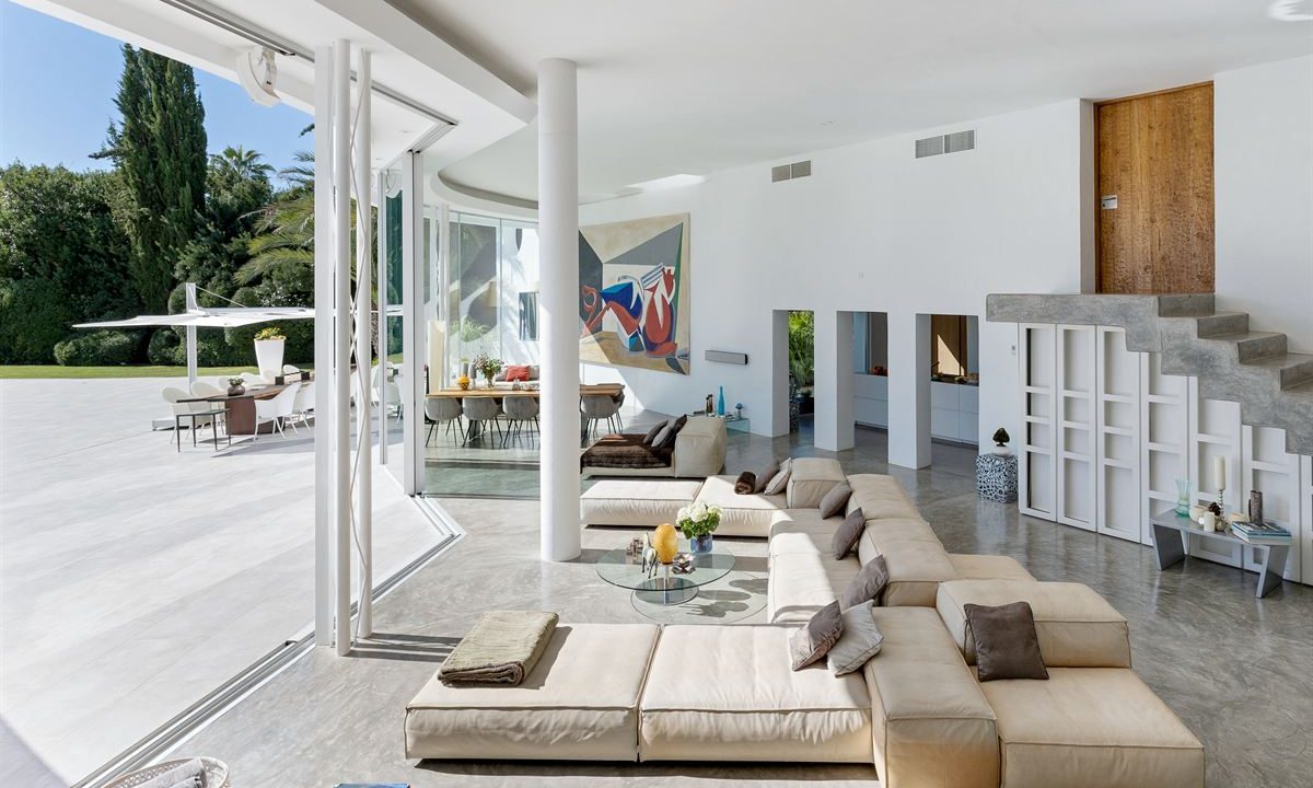 cw-ibiza-1727327617115235contemporary-modern-villa-with-high-ceilings-in-santa-gertrudis_(14)