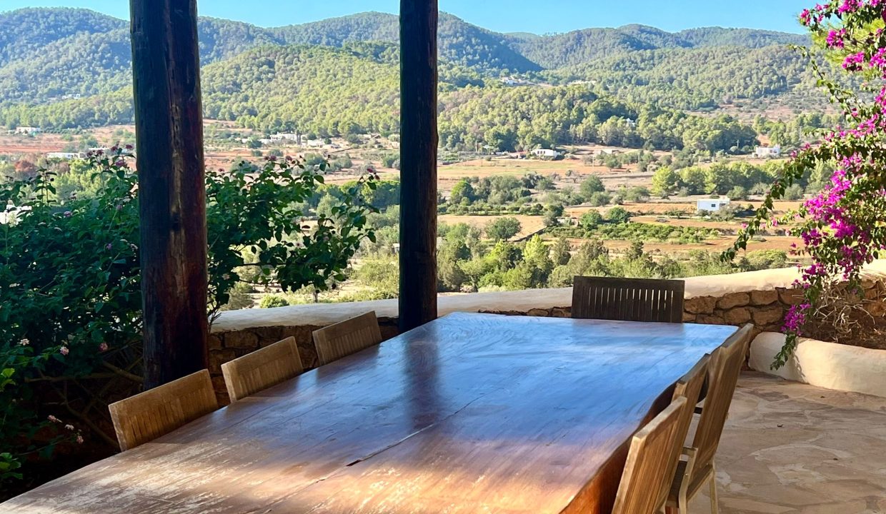 cw-ibiza-17274359921152901