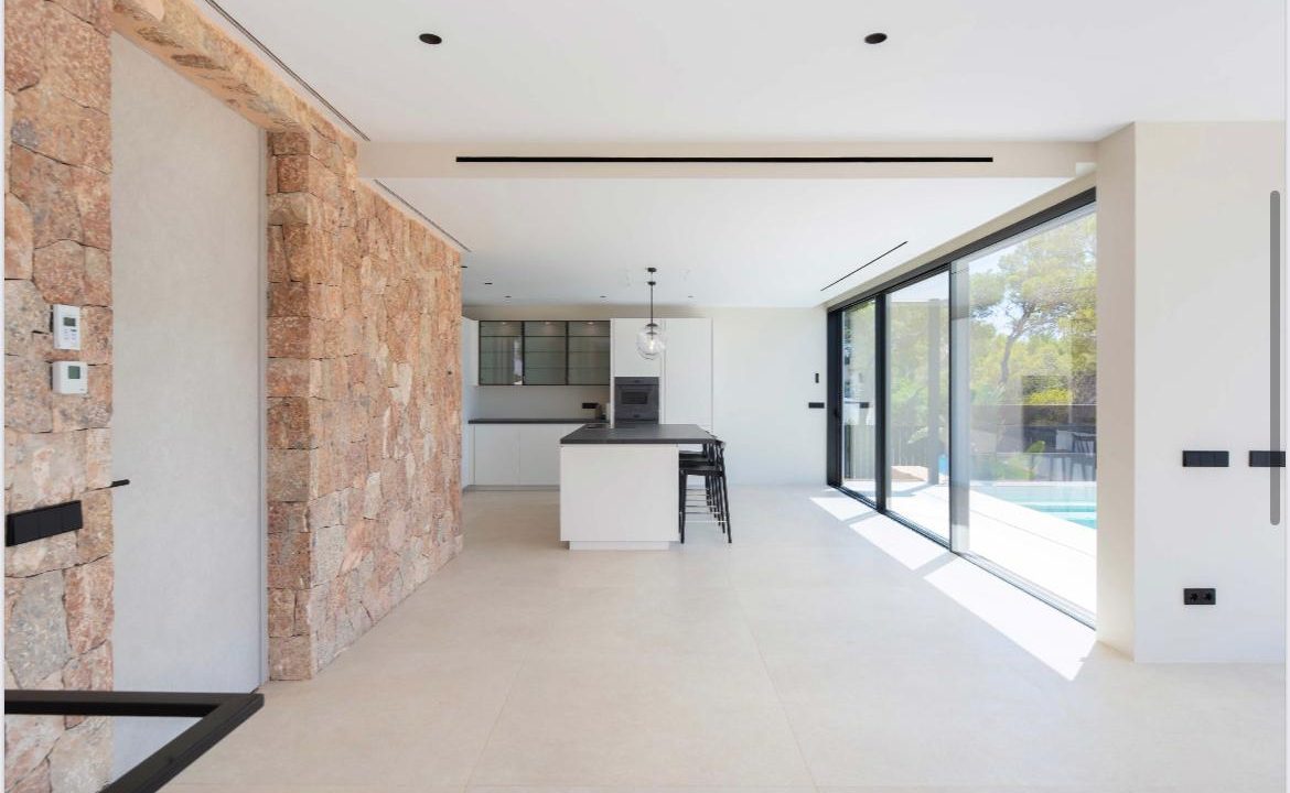 cw-ibiza-1744090335116712very-nice-modern-villa-in-cala-salada-with-sea-view_(10)