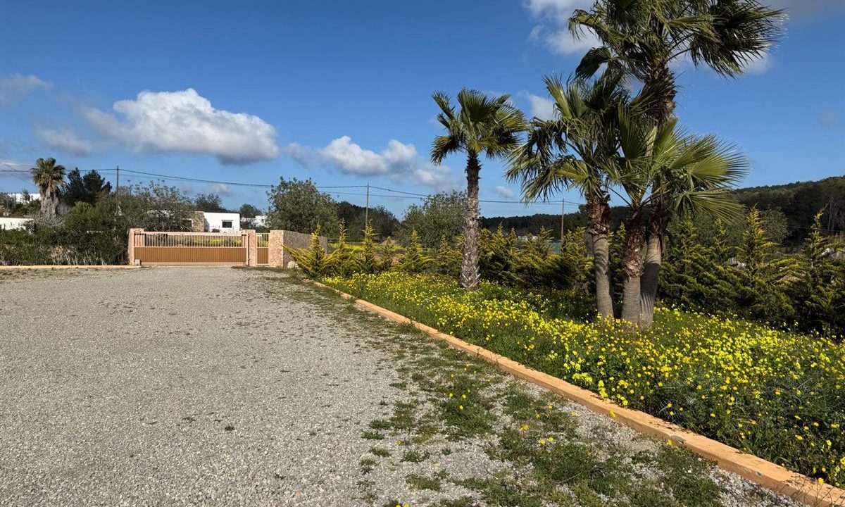 cw-ibiza-1744204574116813charming-countryside-home-near-santa-gertrudis_(14)
